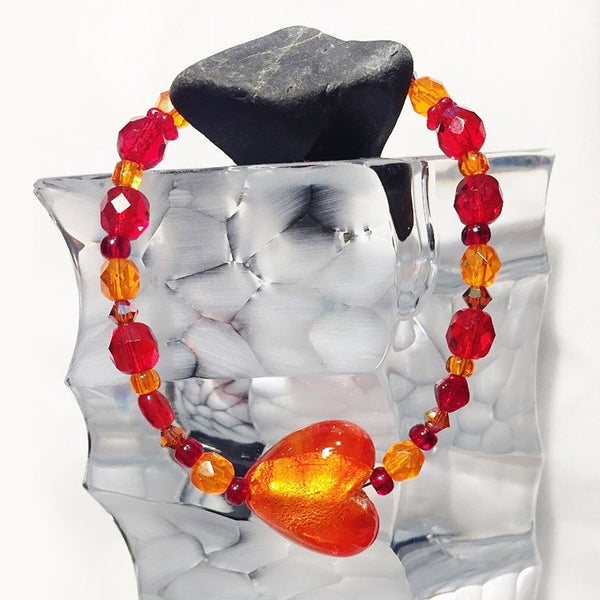 Bracelet de perles de coeur en verre orange